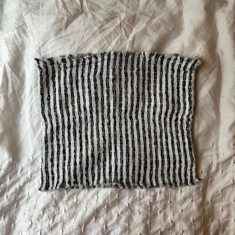 White and blue tube top 🌬